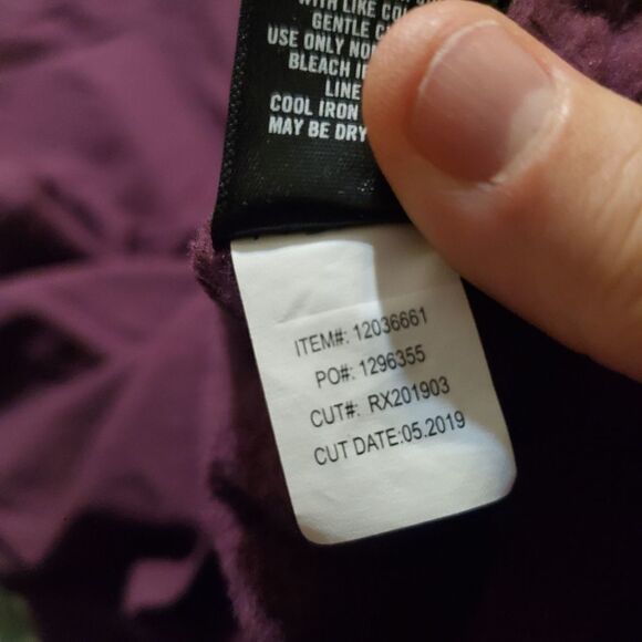 Torrid BURGUNDY PURPLE PULLOVER SWEATSHIRT Sz 2 - Picture 3 of 5